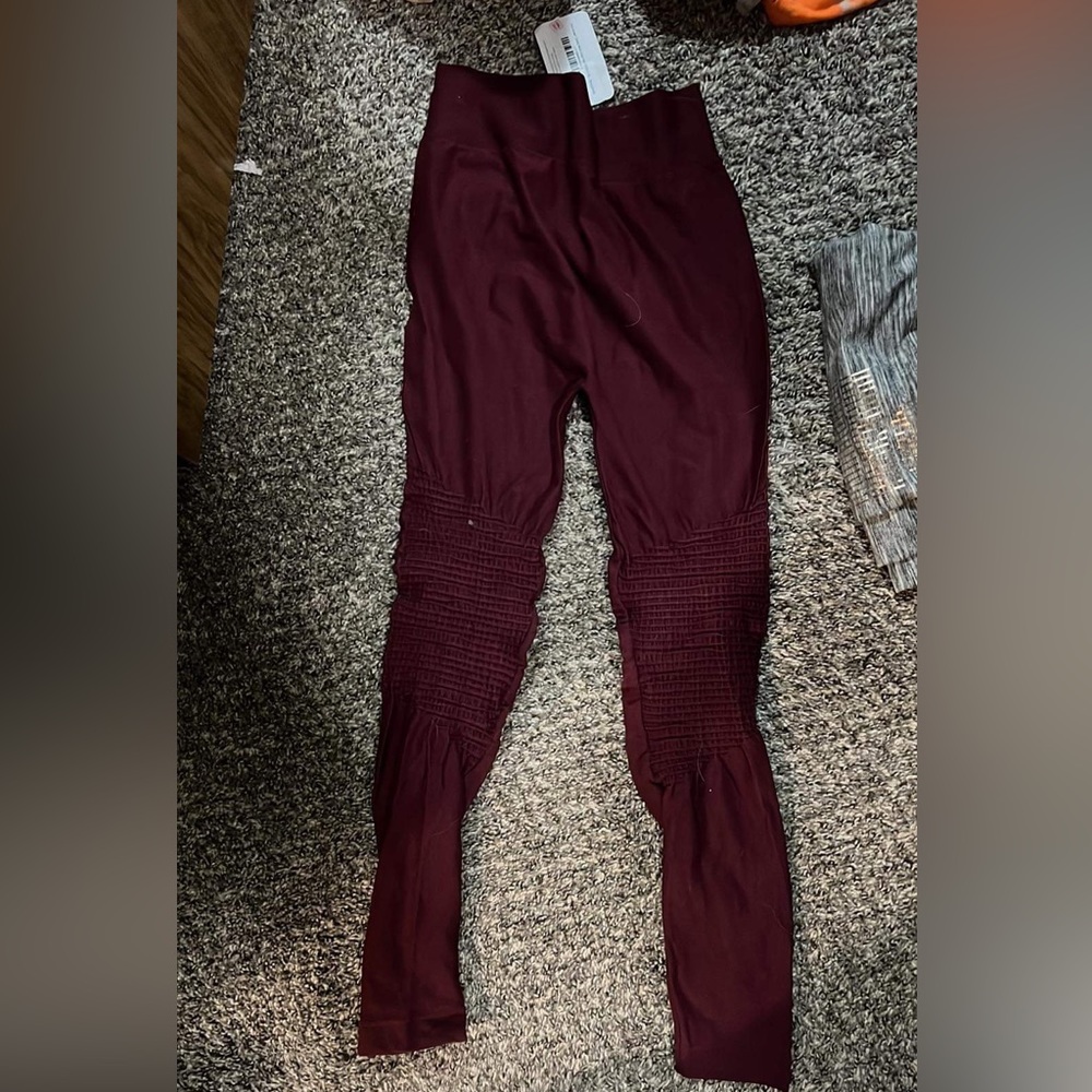 Leggings with scrunchy leg design